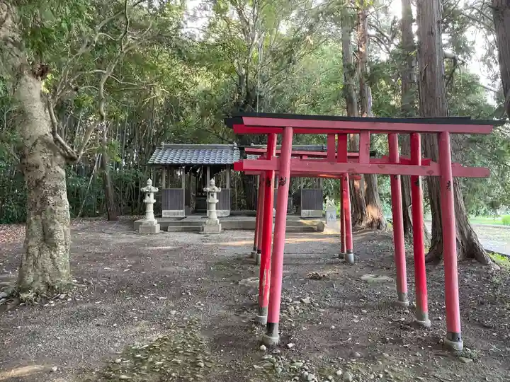 夜比良神社の末社・摂社
