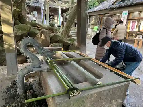 八百富神社の手水舎