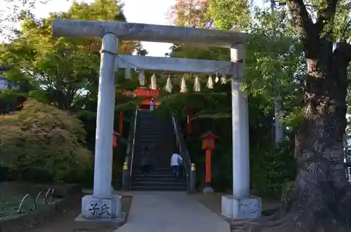穴八幡宮の鳥居
