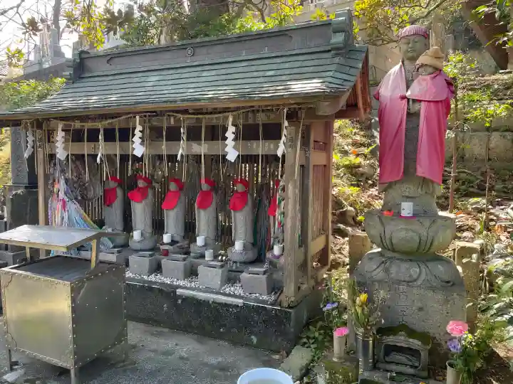 長勝寺の{uncategorized: "未分類", other: "その他", undefined: "問題あり", building: "その他建物", grave: "お墓", sacred_gate: "鳥居", guardian: "狛犬", statue: "像", buddha: "仏像", history: "歴史", nature: "自然", garden: "庭園", animal: "動物", pagoda: "塔", temizu: "手水舎", mountain_gate: "山門・神門", sanctuary: "本殿・本堂", subordinate: "末社・摂社", art: "芸術", scenery: "景色", jizo: "地蔵", ema: "絵馬", goshuin: "御朱印", omikuji: "おみくじ", items: "授与品その他", amulet: "お守り", goshuincho: "御朱印帳", eats: "食事", festival: "お祭り", votive_dance: "神楽", shichigosan: "七五三参", wedding: "結婚式", experience: "体験その他", initially: "初詣", around: "周辺", anti_infection: "感染症対策"}