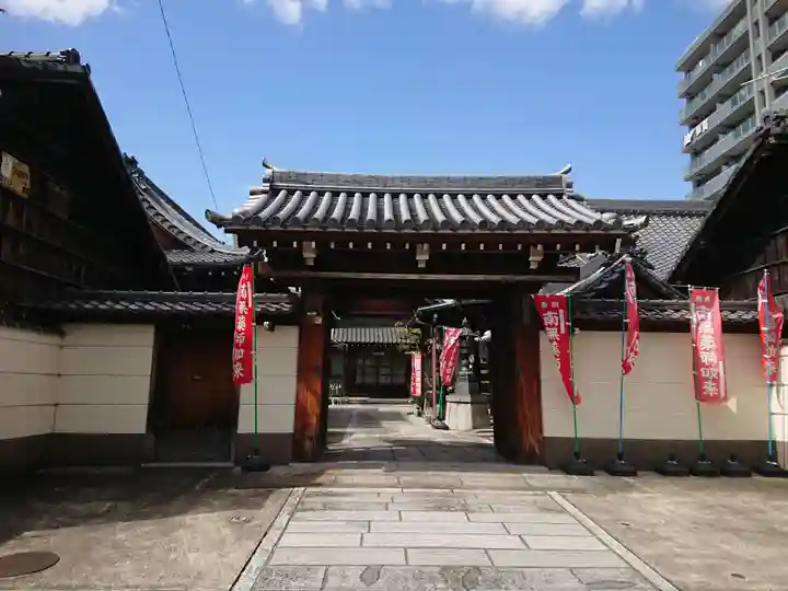 東充寺の山門・神門