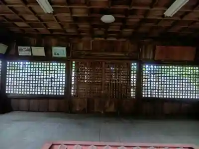 熊野神社の{uncategorized: "未分類", other: "その他", undefined: "問題あり", building: "その他建物", grave: "お墓", sacred_gate: "鳥居", guardian: "狛犬", statue: "像", buddha: "仏像", history: "歴史", nature: "自然", garden: "庭園", animal: "動物", pagoda: "塔", temizu: "手水舎", mountain_gate: "山門・神門", sanctuary: "本殿・本堂", subordinate: "末社・摂社", art: "芸術", scenery: "景色", jizo: "地蔵", ema: "絵馬", goshuin: "御朱印", omikuji: "おみくじ", items: "授与品その他", amulet: "お守り", goshuincho: "御朱印帳", eats: "食事", festival: "お祭り", votive_dance: "神楽", shichigosan: "七五三参", wedding: "結婚式", experience: "体験その他", initially: "初詣", around: "周辺", anti_infection: "感染症対策"}