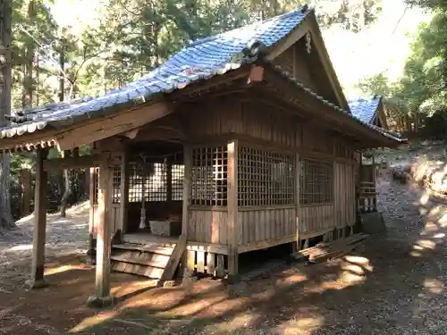 小川平神社の本殿・本堂