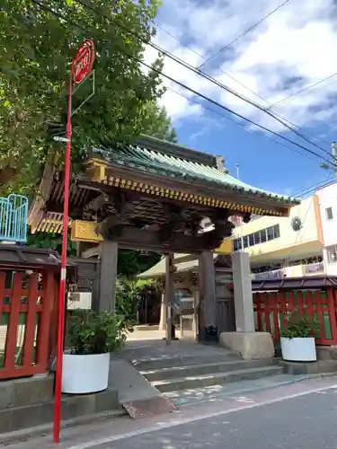 王子稲荷神社の山門