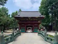 根津神社の山門