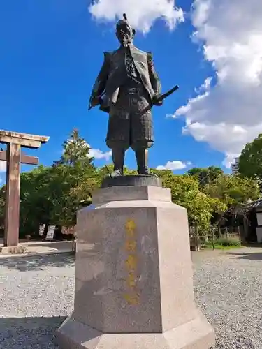 豊國神社の像