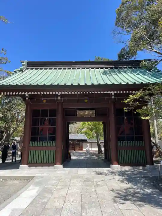 高徳院の山門・神門