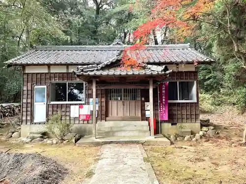 殿岡神社の本殿・本堂