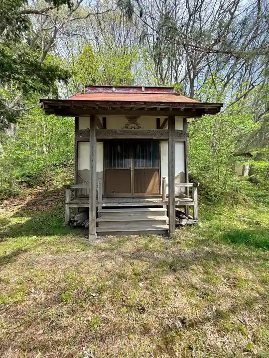豊原神社の{uncategorized: "未分類", other: "その他", undefined: "問題あり", building: "その他建物", grave: "お墓", sacred_gate: "鳥居", guardian: "狛犬", statue: "像", buddha: "仏像", history: "歴史", nature: "自然", garden: "庭園", animal: "動物", pagoda: "塔", temizu: "手水舎", mountain_gate: "山門・神門", sanctuary: "本殿・本堂", subordinate: "末社・摂社", art: "芸術", scenery: "景色", jizo: "地蔵", ema: "絵馬", goshuin: "御朱印", omikuji: "おみくじ", items: "授与品その他", amulet: "お守り", goshuincho: "御朱印帳", eats: "食事", festival: "お祭り", votive_dance: "神楽", shichigosan: "七五三参", wedding: "結婚式", experience: "体験その他", initially: "初詣", around: "周辺", anti_infection: "感染症対策"}