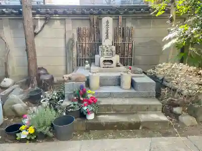 長元寺の{uncategorized: "未分類", other: "その他", undefined: "問題あり", building: "その他建物", grave: "お墓", sacred_gate: "鳥居", guardian: "狛犬", statue: "像", buddha: "仏像", history: "歴史", nature: "自然", garden: "庭園", animal: "動物", pagoda: "塔", temizu: "手水舎", mountain_gate: "山門・神門", sanctuary: "本殿・本堂", subordinate: "末社・摂社", art: "芸術", scenery: "景色", jizo: "地蔵", ema: "絵馬", goshuin: "御朱印", omikuji: "おみくじ", items: "授与品その他", amulet: "お守り", goshuincho: "御朱印帳", eats: "食事", festival: "お祭り", votive_dance: "神楽", shichigosan: "七五三参", wedding: "結婚式", experience: "体験その他", initially: "初詣", around: "周辺", anti_infection: "感染症対策"}