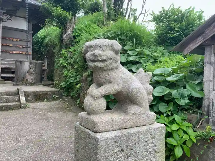 八幡神社の狛犬