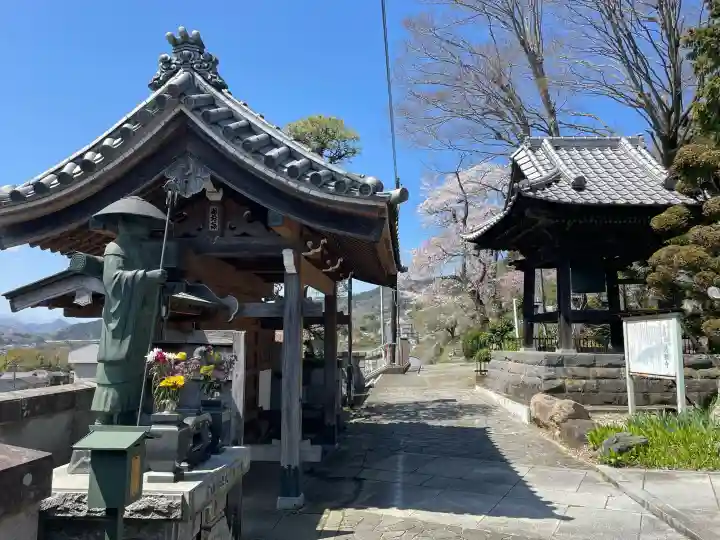 慈眼寺の{uncategorized: "未分類", other: "その他", undefined: "問題あり", building: "その他建物", grave: "お墓", sacred_gate: "鳥居", guardian: "狛犬", statue: "像", buddha: "仏像", history: "歴史", nature: "自然", garden: "庭園", animal: "動物", pagoda: "塔", temizu: "手水舎", mountain_gate: "山門・神門", sanctuary: "本殿・本堂", subordinate: "末社・摂社", art: "芸術", scenery: "景色", jizo: "地蔵", ema: "絵馬", goshuin: "御朱印", omikuji: "おみくじ", items: "授与品その他", amulet: "お守り", goshuincho: "御朱印帳", eats: "食事", festival: "お祭り", votive_dance: "神楽", shichigosan: "七五三参", wedding: "結婚式", experience: "体験その他", initially: "初詣", around: "周辺", anti_infection: "感染症対策"}