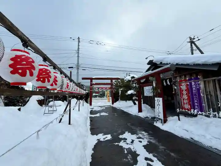 七重浜海津見神社の{uncategorized: "未分類", other: "その他", undefined: "問題あり", building: "その他建物", grave: "お墓", sacred_gate: "鳥居", guardian: "狛犬", statue: "像", buddha: "仏像", history: "歴史", nature: "自然", garden: "庭園", animal: "動物", pagoda: "塔", temizu: "手水舎", mountain_gate: "山門・神門", sanctuary: "本殿・本堂", subordinate: "末社・摂社", art: "芸術", scenery: "景色", jizo: "地蔵", ema: "絵馬", goshuin: "御朱印", omikuji: "おみくじ", items: "授与品その他", amulet: "お守り", goshuincho: "御朱印帳", eats: "食事", festival: "お祭り", votive_dance: "神楽", shichigosan: "七五三参", wedding: "結婚式", experience: "体験その他", initially: "初詣", around: "周辺", anti_infection: "感染症対策"}
