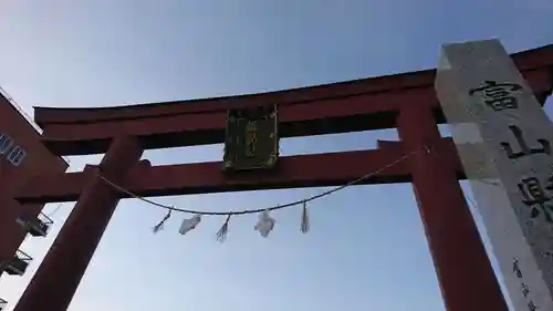 諏訪社の鳥居
