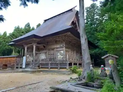 国上寺の本殿・本堂