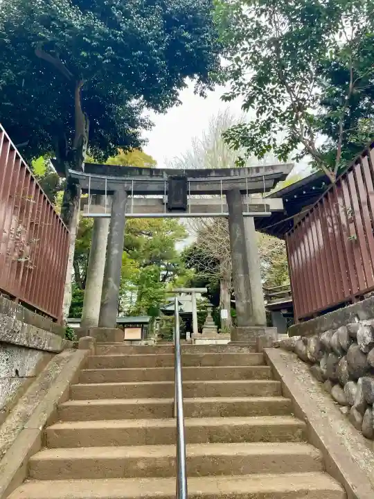 上高田氷川神社の{uncategorized: "未分類", other: "その他", undefined: "問題あり", building: "その他建物", grave: "お墓", sacred_gate: "鳥居", guardian: "狛犬", statue: "像", buddha: "仏像", history: "歴史", nature: "自然", garden: "庭園", animal: "動物", pagoda: "塔", temizu: "手水舎", mountain_gate: "山門・神門", sanctuary: "本殿・本堂", subordinate: "末社・摂社", art: "芸術", scenery: "景色", jizo: "地蔵", ema: "絵馬", goshuin: "御朱印", omikuji: "おみくじ", items: "授与品その他", amulet: "お守り", goshuincho: "御朱印帳", eats: "食事", festival: "お祭り", votive_dance: "神楽", shichigosan: "七五三参", wedding: "結婚式", experience: "体験その他", initially: "初詣", around: "周辺", anti_infection: "感染症対策"}