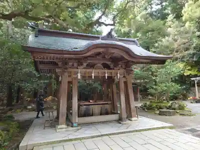 彌彦神社の手水舎