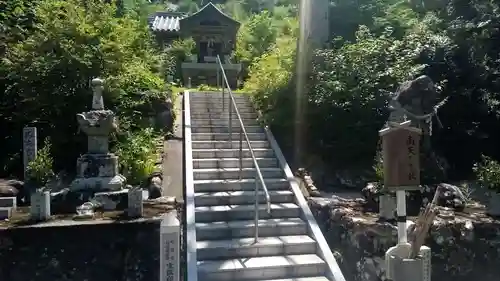 瀧法寺の塔