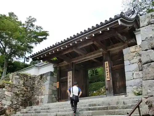 三千院門跡の山門