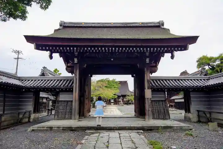 曼陀羅寺の山門・神門
