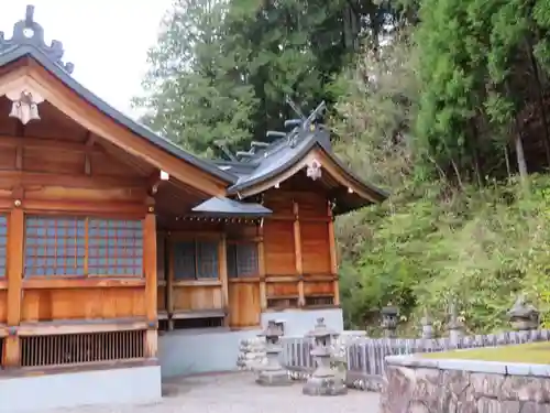 村上神社の本殿