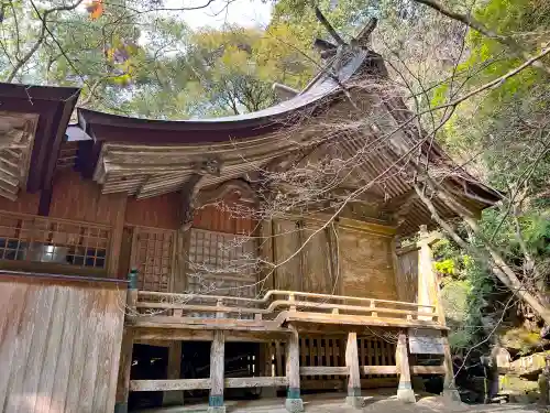 仁比山神社の本殿