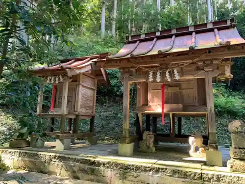 新山神社の末社・摂社