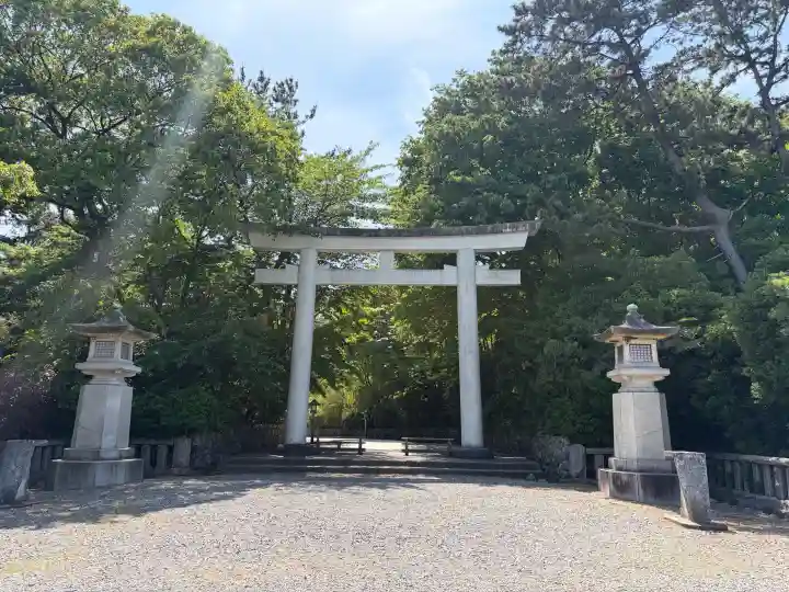 新潟縣護國神社の{uncategorized: "未分類", other: "その他", undefined: "問題あり", building: "その他建物", grave: "お墓", sacred_gate: "鳥居", guardian: "狛犬", statue: "像", buddha: "仏像", history: "歴史", nature: "自然", garden: "庭園", animal: "動物", pagoda: "塔", temizu: "手水舎", mountain_gate: "山門・神門", sanctuary: "本殿・本堂", subordinate: "末社・摂社", art: "芸術", scenery: "景色", jizo: "地蔵", ema: "絵馬", goshuin: "御朱印", omikuji: "おみくじ", items: "授与品その他", amulet: "お守り", goshuincho: "御朱印帳", eats: "食事", festival: "お祭り", votive_dance: "神楽", shichigosan: "七五三参", wedding: "結婚式", experience: "体験その他", initially: "初詣", around: "周辺", anti_infection: "感染症対策"}