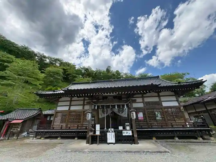 南部神社の{uncategorized: "未分類", other: "その他", undefined: "問題あり", building: "その他建物", grave: "お墓", sacred_gate: "鳥居", guardian: "狛犬", statue: "像", buddha: "仏像", history: "歴史", nature: "自然", garden: "庭園", animal: "動物", pagoda: "塔", temizu: "手水舎", mountain_gate: "山門・神門", sanctuary: "本殿・本堂", subordinate: "末社・摂社", art: "芸術", scenery: "景色", jizo: "地蔵", ema: "絵馬", goshuin: "御朱印", omikuji: "おみくじ", items: "授与品その他", amulet: "お守り", goshuincho: "御朱印帳", eats: "食事", festival: "お祭り", votive_dance: "神楽", shichigosan: "七五三参", wedding: "結婚式", experience: "体験その他", initially: "初詣", around: "周辺", anti_infection: "感染症対策"}