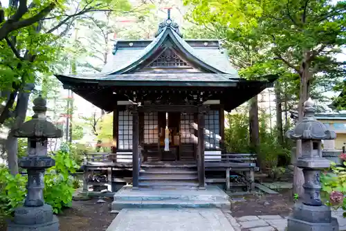 善知鳥神社の末社