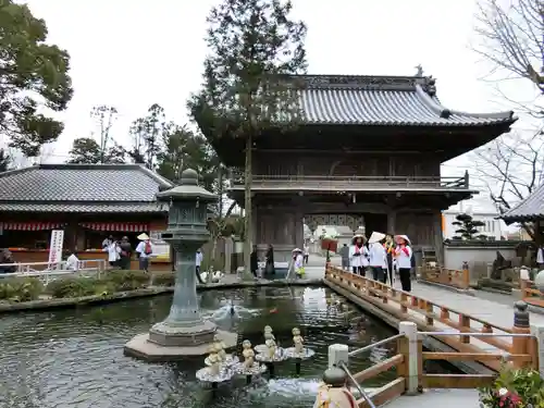 霊山寺の山門