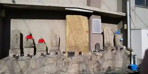 高井寺の{uncategorized: "未分類", other: "その他", undefined: "問題あり", building: "その他建物", grave: "お墓", sacred_gate: "鳥居", guardian: "狛犬", statue: "像", buddha: "仏像", history: "歴史", nature: "自然", garden: "庭園", animal: "動物", pagoda: "塔", temizu: "手水舎", mountain_gate: "山門・神門", sanctuary: "本殿・本堂", subordinate: "末社・摂社", art: "芸術", scenery: "景色", jizo: "地蔵", ema: "絵馬", goshuin: "御朱印", omikuji: "おみくじ", items: "授与品その他", amulet: "お守り", goshuincho: "御朱印帳", eats: "食事", festival: "お祭り", votive_dance: "神楽", shichigosan: "七五三参", wedding: "結婚式", experience: "体験その他", initially: "初詣", around: "周辺", anti_infection: "感染症対策"}