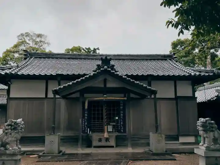 春日神社の{uncategorized: "未分類", other: "その他", undefined: "問題あり", building: "その他建物", grave: "お墓", sacred_gate: "鳥居", guardian: "狛犬", statue: "像", buddha: "仏像", history: "歴史", nature: "自然", garden: "庭園", animal: "動物", pagoda: "塔", temizu: "手水舎", mountain_gate: "山門・神門", sanctuary: "本殿・本堂", subordinate: "末社・摂社", art: "芸術", scenery: "景色", jizo: "地蔵", ema: "絵馬", goshuin: "御朱印", omikuji: "おみくじ", items: "授与品その他", amulet: "お守り", goshuincho: "御朱印帳", eats: "食事", festival: "お祭り", votive_dance: "神楽", shichigosan: "七五三参", wedding: "結婚式", experience: "体験その他", initially: "初詣", around: "周辺", anti_infection: "感染症対策"}