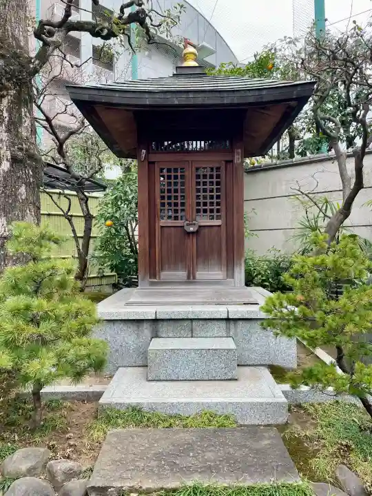 大円寺の{uncategorized: "未分類", other: "その他", undefined: "問題あり", building: "その他建物", grave: "お墓", sacred_gate: "鳥居", guardian: "狛犬", statue: "像", buddha: "仏像", history: "歴史", nature: "自然", garden: "庭園", animal: "動物", pagoda: "塔", temizu: "手水舎", mountain_gate: "山門・神門", sanctuary: "本殿・本堂", subordinate: "末社・摂社", art: "芸術", scenery: "景色", jizo: "地蔵", ema: "絵馬", goshuin: "御朱印", omikuji: "おみくじ", items: "授与品その他", amulet: "お守り", goshuincho: "御朱印帳", eats: "食事", festival: "お祭り", votive_dance: "神楽", shichigosan: "七五三参", wedding: "結婚式", experience: "体験その他", initially: "初詣", around: "周辺", anti_infection: "感染症対策"}