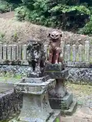 新次神社の狛犬