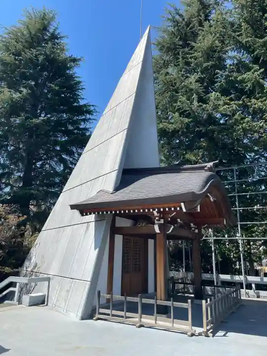本立寺の{uncategorized: "未分類", other: "その他", undefined: "問題あり", building: "その他建物", grave: "お墓", sacred_gate: "鳥居", guardian: "狛犬", statue: "像", buddha: "仏像", history: "歴史", nature: "自然", garden: "庭園", animal: "動物", pagoda: "塔", temizu: "手水舎", mountain_gate: "山門・神門", sanctuary: "本殿・本堂", subordinate: "末社・摂社", art: "芸術", scenery: "景色", jizo: "地蔵", ema: "絵馬", goshuin: "御朱印", omikuji: "おみくじ", items: "授与品その他", amulet: "お守り", goshuincho: "御朱印帳", eats: "食事", festival: "お祭り", votive_dance: "神楽", shichigosan: "七五三参", wedding: "結婚式", experience: "体験その他", initially: "初詣", around: "周辺", anti_infection: "感染症対策"}