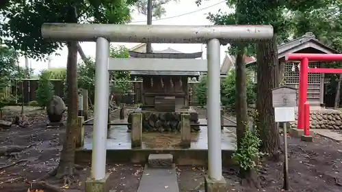 日々神社の鳥居