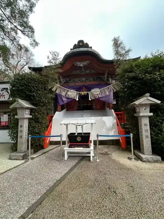 新田神社の{uncategorized: "未分類", other: "その他", undefined: "問題あり", building: "その他建物", grave: "お墓", sacred_gate: "鳥居", guardian: "狛犬", statue: "像", buddha: "仏像", history: "歴史", nature: "自然", garden: "庭園", animal: "動物", pagoda: "塔", temizu: "手水舎", mountain_gate: "山門・神門", sanctuary: "本殿・本堂", subordinate: "末社・摂社", art: "芸術", scenery: "景色", jizo: "地蔵", ema: "絵馬", goshuin: "御朱印", omikuji: "おみくじ", items: "授与品その他", amulet: "お守り", goshuincho: "御朱印帳", eats: "食事", festival: "お祭り", votive_dance: "神楽", shichigosan: "七五三参", wedding: "結婚式", experience: "体験その他", initially: "初詣", around: "周辺", anti_infection: "感染症対策"}
