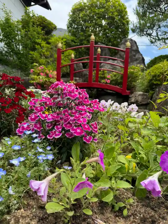 大鏑神社の庭園