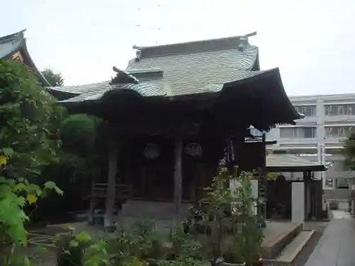 自性院の本殿・本堂