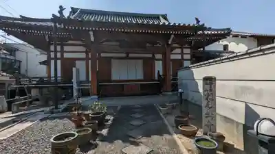 念佛寺の本殿・本堂