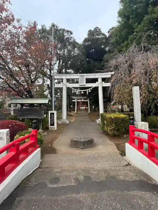 大和田氷川神社の{uncategorized: "未分類", other: "その他", undefined: "問題あり", building: "その他建物", grave: "お墓", sacred_gate: "鳥居", guardian: "狛犬", statue: "像", buddha: "仏像", history: "歴史", nature: "自然", garden: "庭園", animal: "動物", pagoda: "塔", temizu: "手水舎", mountain_gate: "山門・神門", sanctuary: "本殿・本堂", subordinate: "末社・摂社", art: "芸術", scenery: "景色", jizo: "地蔵", ema: "絵馬", goshuin: "御朱印", omikuji: "おみくじ", items: "授与品その他", amulet: "お守り", goshuincho: "御朱印帳", eats: "食事", festival: "お祭り", votive_dance: "神楽", shichigosan: "七五三参", wedding: "結婚式", experience: "体験その他", initially: "初詣", around: "周辺", anti_infection: "感染症対策"}