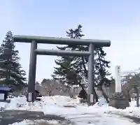 青森縣護國神社の{uncategorized: "未分類", other: "その他", undefined: "問題あり", building: "その他建物", grave: "お墓", sacred_gate: "鳥居", guardian: "狛犬", statue: "像", buddha: "仏像", history: "歴史", nature: "自然", garden: "庭園", animal: "動物", pagoda: "塔", temizu: "手水舎", mountain_gate: "山門・神門", sanctuary: "本殿・本堂", subordinate: "末社・摂社", art: "芸術", scenery: "景色", jizo: "地蔵", ema: "絵馬", goshuin: "御朱印", omikuji: "おみくじ", items: "授与品その他", amulet: "お守り", goshuincho: "御朱印帳", eats: "食事", festival: "お祭り", votive_dance: "神楽", shichigosan: "七五三参", wedding: "結婚式", experience: "体験その他", initially: "初詣", around: "周辺", anti_infection: "感染症対策"}