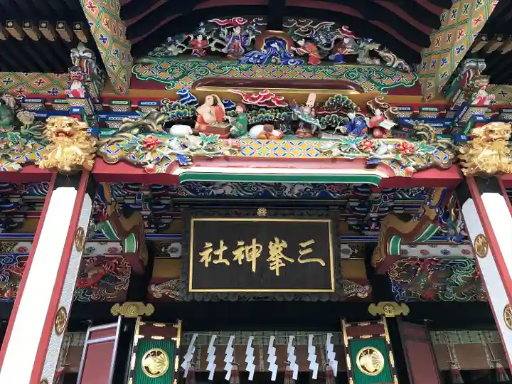 三峯神社の芸術