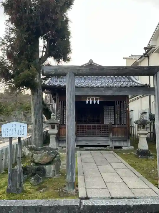 金刀比羅神社の{uncategorized: "未分類", other: "その他", undefined: "問題あり", building: "その他建物", grave: "お墓", sacred_gate: "鳥居", guardian: "狛犬", statue: "像", buddha: "仏像", history: "歴史", nature: "自然", garden: "庭園", animal: "動物", pagoda: "塔", temizu: "手水舎", mountain_gate: "山門・神門", sanctuary: "本殿・本堂", subordinate: "末社・摂社", art: "芸術", scenery: "景色", jizo: "地蔵", ema: "絵馬", goshuin: "御朱印", omikuji: "おみくじ", items: "授与品その他", amulet: "お守り", goshuincho: "御朱印帳", eats: "食事", festival: "お祭り", votive_dance: "神楽", shichigosan: "七五三参", wedding: "結婚式", experience: "体験その他", initially: "初詣", around: "周辺", anti_infection: "感染症対策"}