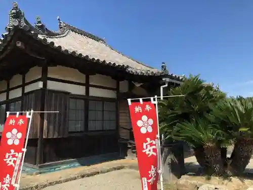 安楽寺の本殿・本堂