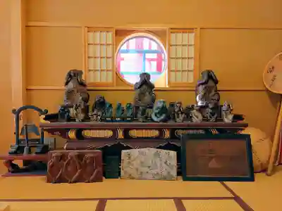 三光寺(三光寺松鷹坊)の狛犬