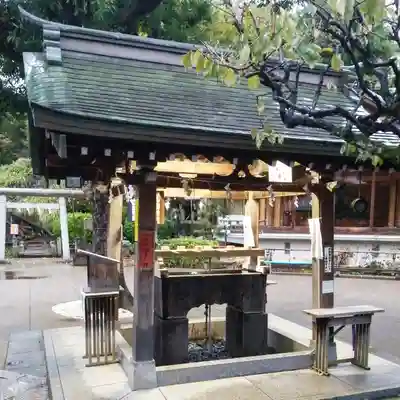 鳩森八幡神社の手水舎