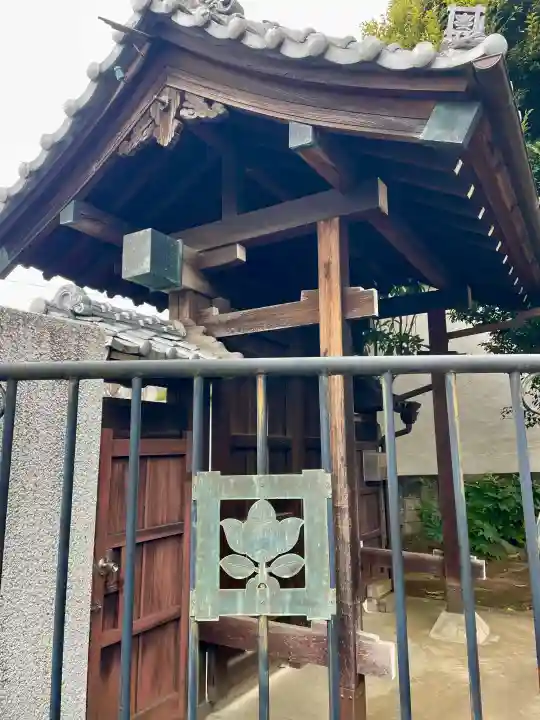 領玄寺の{uncategorized: "未分類", other: "その他", undefined: "問題あり", building: "その他建物", grave: "お墓", sacred_gate: "鳥居", guardian: "狛犬", statue: "像", buddha: "仏像", history: "歴史", nature: "自然", garden: "庭園", animal: "動物", pagoda: "塔", temizu: "手水舎", mountain_gate: "山門・神門", sanctuary: "本殿・本堂", subordinate: "末社・摂社", art: "芸術", scenery: "景色", jizo: "地蔵", ema: "絵馬", goshuin: "御朱印", omikuji: "おみくじ", items: "授与品その他", amulet: "お守り", goshuincho: "御朱印帳", eats: "食事", festival: "お祭り", votive_dance: "神楽", shichigosan: "七五三参", wedding: "結婚式", experience: "体験その他", initially: "初詣", around: "周辺", anti_infection: "感染症対策"}