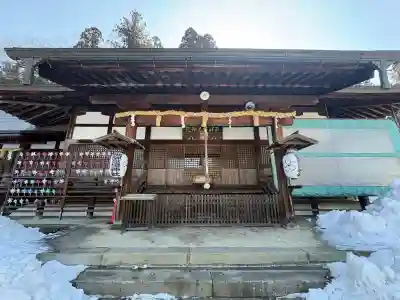 飛驒護國神社の{uncategorized: "未分類", other: "その他", undefined: "問題あり", building: "その他建物", grave: "お墓", sacred_gate: "鳥居", guardian: "狛犬", statue: "像", buddha: "仏像", history: "歴史", nature: "自然", garden: "庭園", animal: "動物", pagoda: "塔", temizu: "手水舎", mountain_gate: "山門・神門", sanctuary: "本殿・本堂", subordinate: "末社・摂社", art: "芸術", scenery: "景色", jizo: "地蔵", ema: "絵馬", goshuin: "御朱印", omikuji: "おみくじ", items: "授与品その他", amulet: "お守り", goshuincho: "御朱印帳", eats: "食事", festival: "お祭り", votive_dance: "神楽", shichigosan: "七五三参", wedding: "結婚式", experience: "体験その他", initially: "初詣", around: "周辺", anti_infection: "感染症対策"}